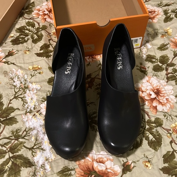 Korks Shoes - Picture 5 of 9